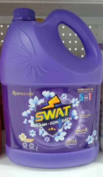 Nước giặt xả SWAT khử mùi Hương hoa thiên nhiên can tím 3,8kg