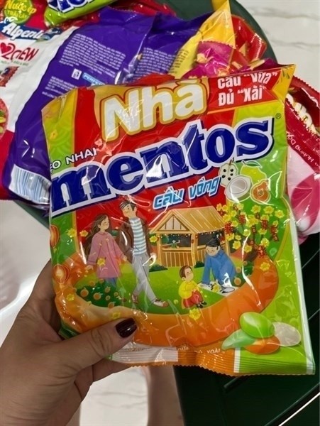 Kẹo Mentos gói to cầu dừa đủ xài