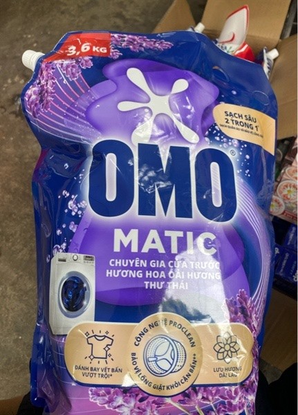 Nước giặt OMO MATIC cửa trước Oải Hương 3,6kg