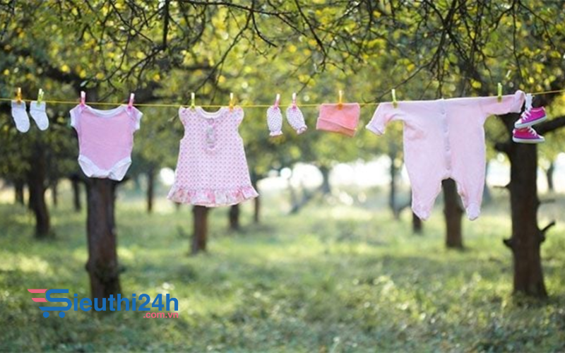 nên chọn nước giặt hay bột giặt cho bé